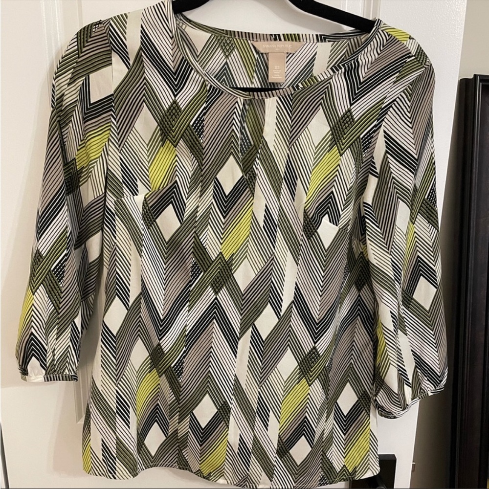 Lot of 3 Banana Republic Tops. Size XS
